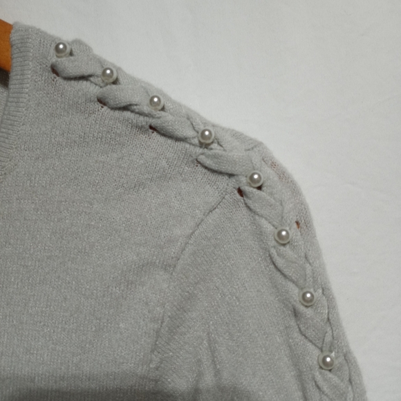 Soft Surroundings Cordillera Dove Gray Pearl Braided Sweater Size Medium - Picture 8 of 9